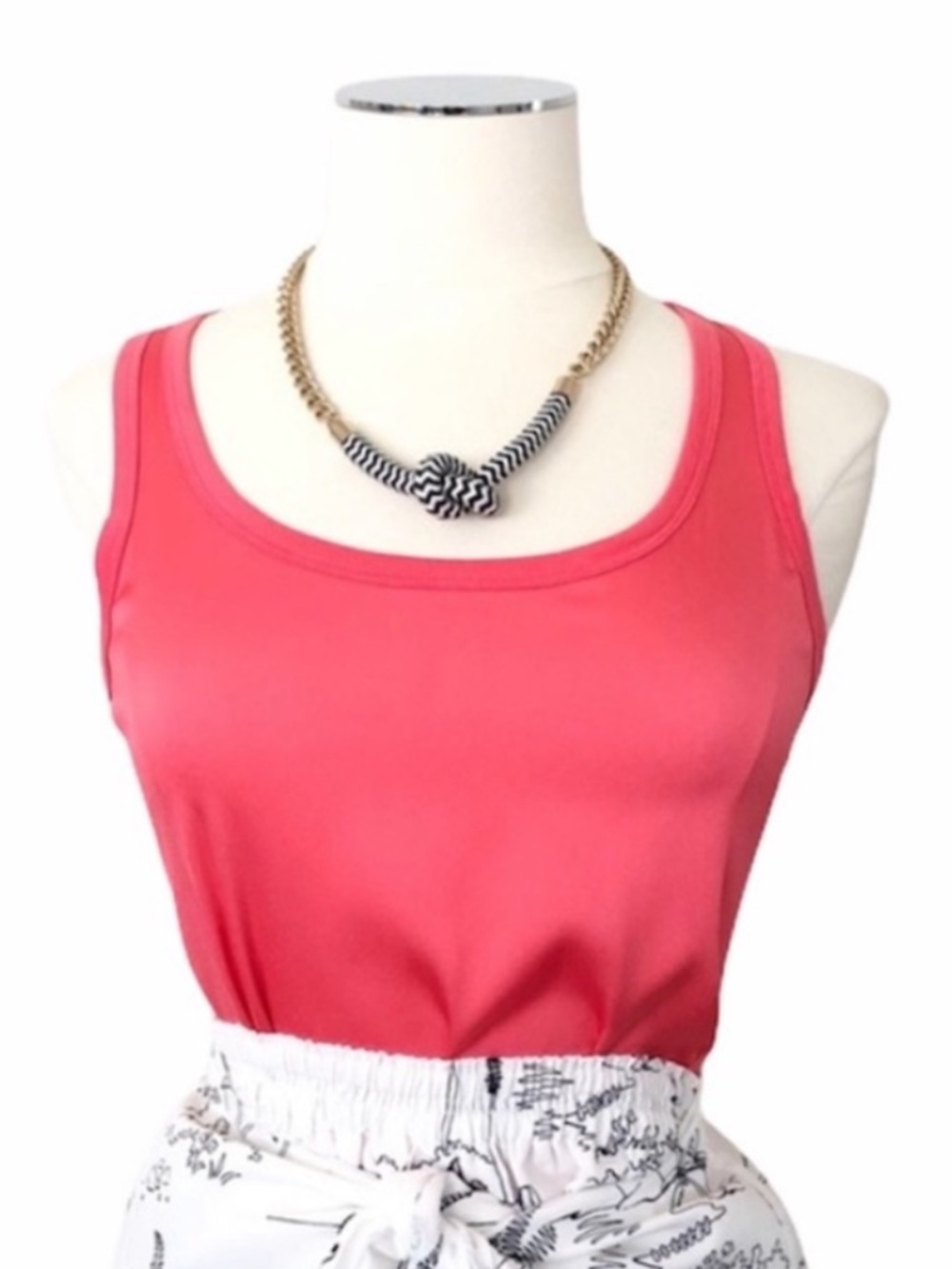 LOFT Petite Coral Silk-Like Front Sleeveless Top Size Small Petite Mixed Media